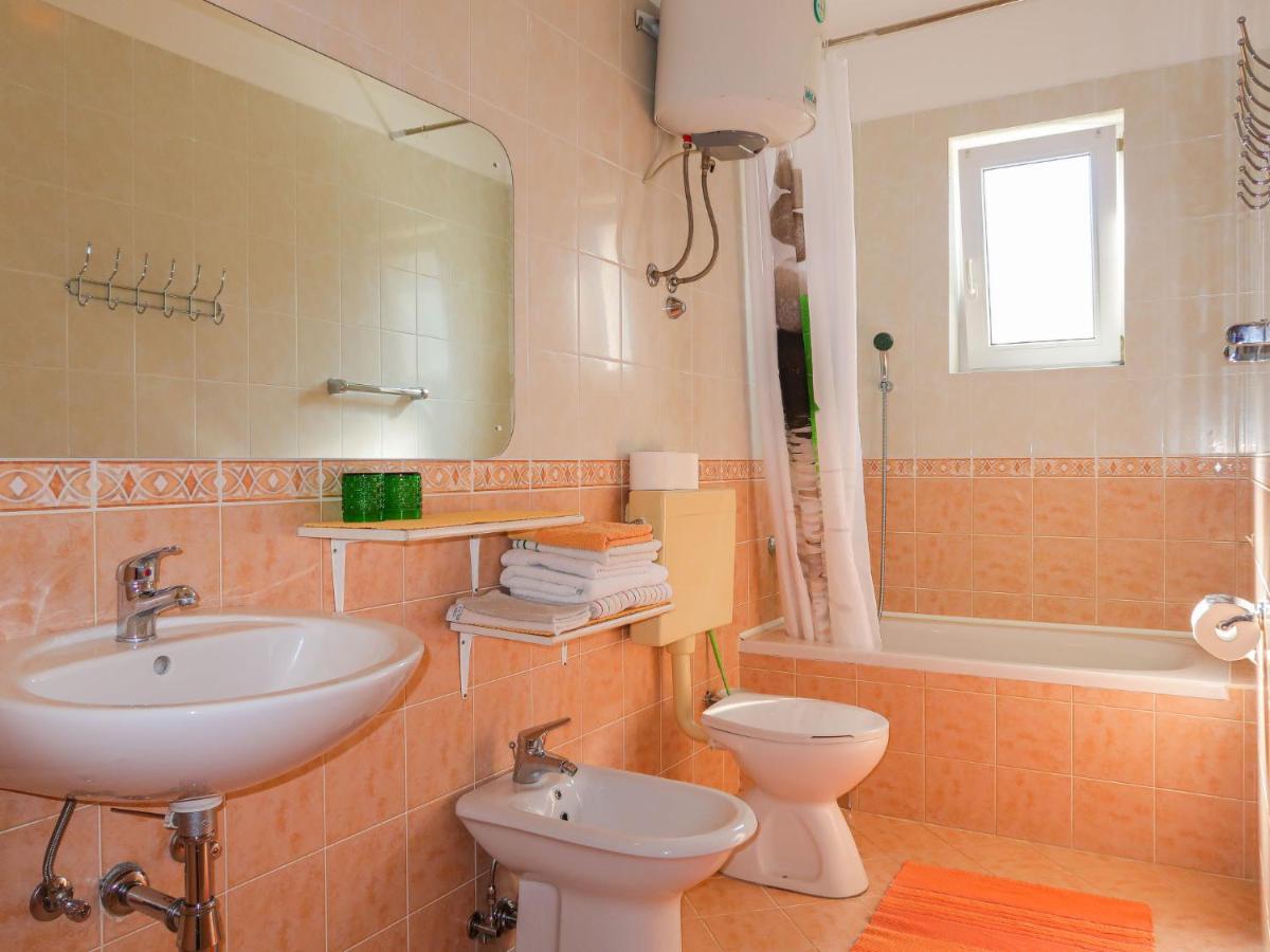 Apartment Hoba By Interhome Banjol Ngoại thất bức ảnh